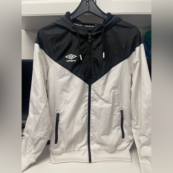 Umbro Men's Black and White Windbreaker - Picture 2 of 5